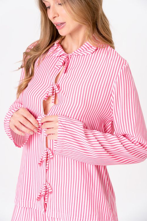 PIJAMA FEMININO LONGO DE VISCOSE PLANA - ENTRELAÇOS